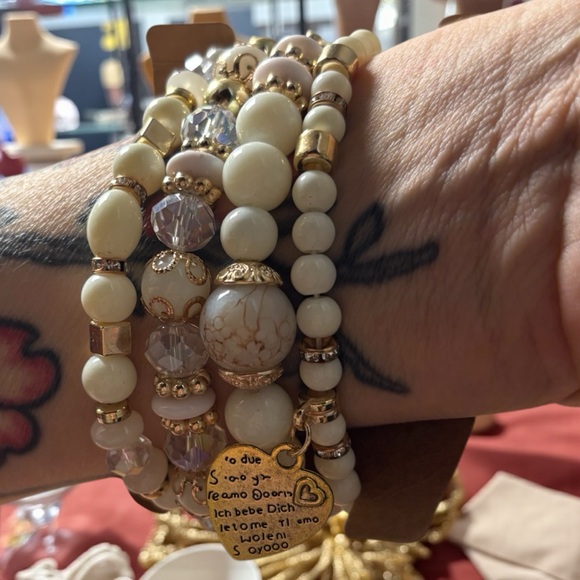 Fashion Jewelry Boho Gold and White Bracelet Set With Heart Charm - Picture 3 of 5